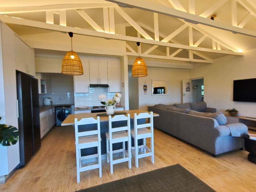 5 Bedroom Property for Sale in Wavecrest Eastern Cape
